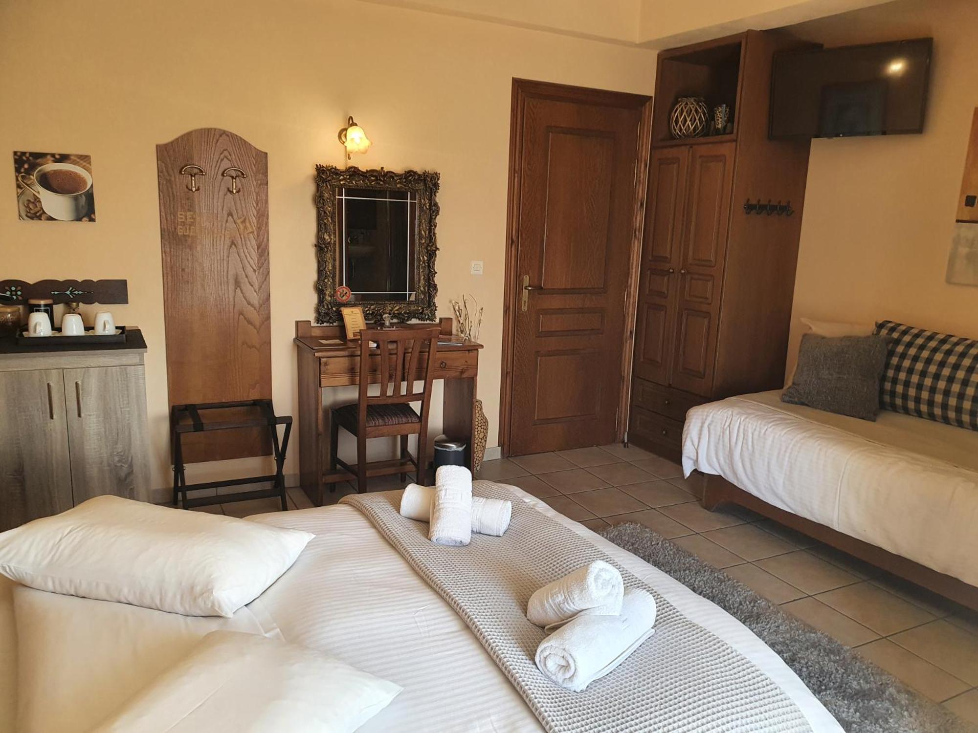 Semeli Guesthouse Karpenísion Zewnętrze zdjęcie